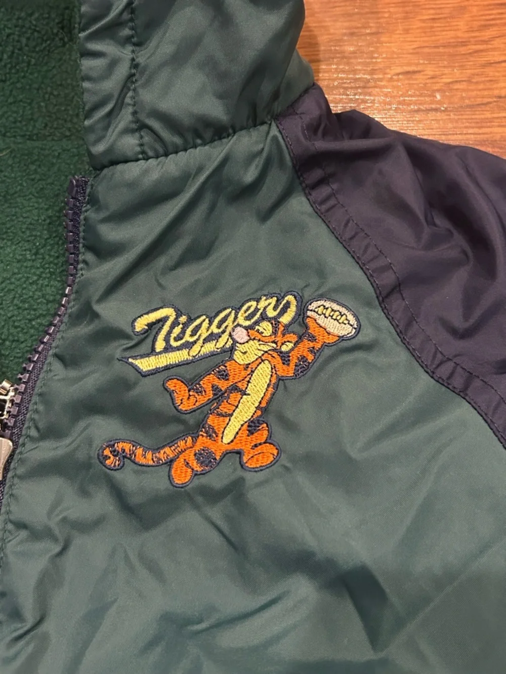 Vintage 90’s Disney Kids Tigger Reversible Jacket Winnie the Pooh 4T Green